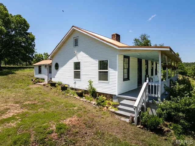 Primary bedroom — 68 Dillard Mill Road Davisville Missouri real estate