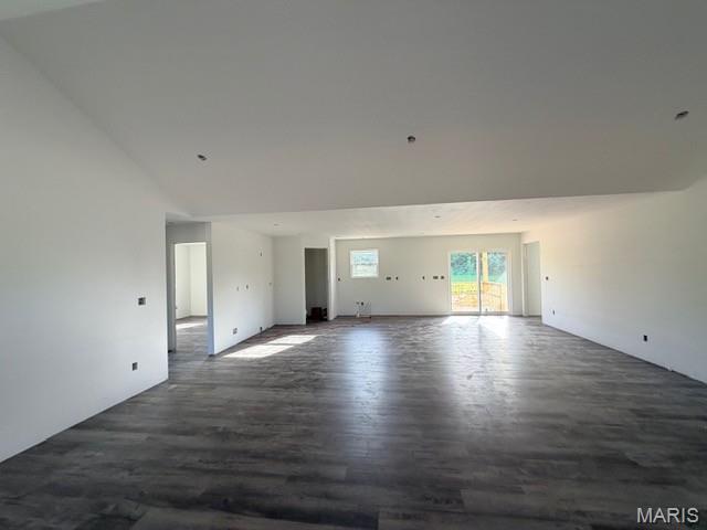 Living room — 31125 Old Highway 5 Lebanon Missouri real estate