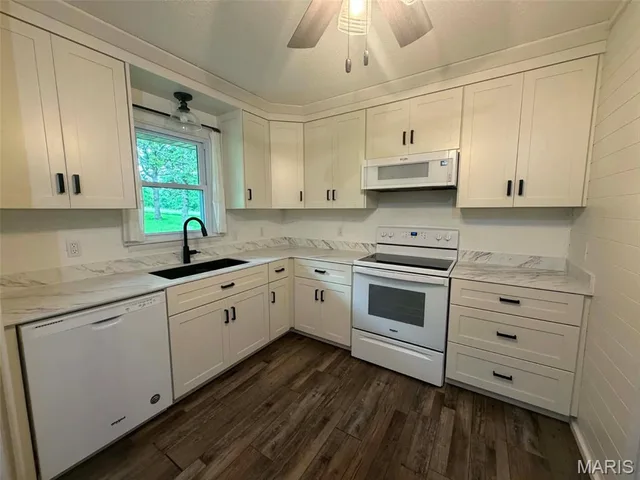 Kitchen — 1898 M- King Road Mountain Grove Missouri real estate