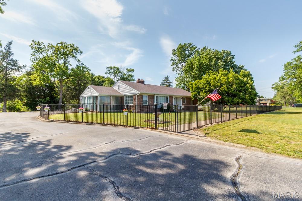 837 NORTH HIGHWAY 5 Lebanon Missouri 3 bedroom 2 bathroom home for sale listed at $239,900