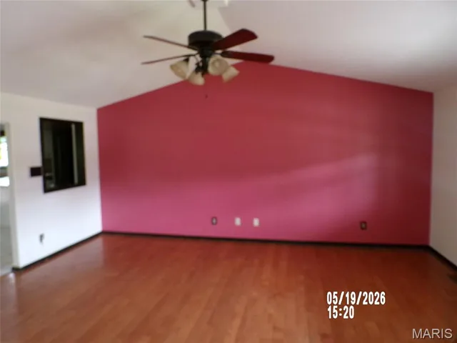 Living room — 20172 London Lane Waynesville Missouri real estate