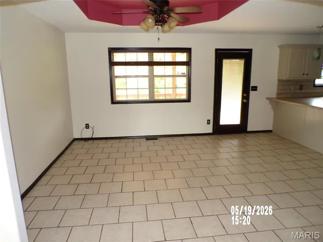 Kitchen — 20172 London Lane Waynesville Missouri real estate
