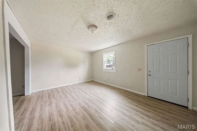 Kitchen — 15020 Hackney Drive St Robert Missouri real estate