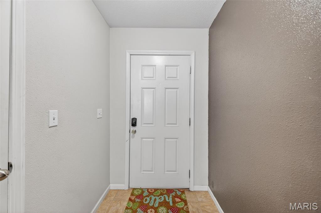 Primary bedroom — 215 Settlers Pass Waynesville Missouri real estate
