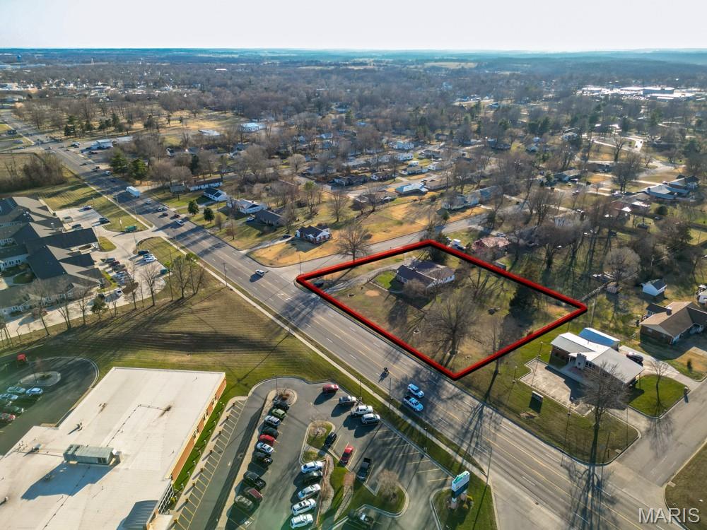 Front exterior — 837 NORTH HIGHWAY 5 Lebanon Missouri real estate