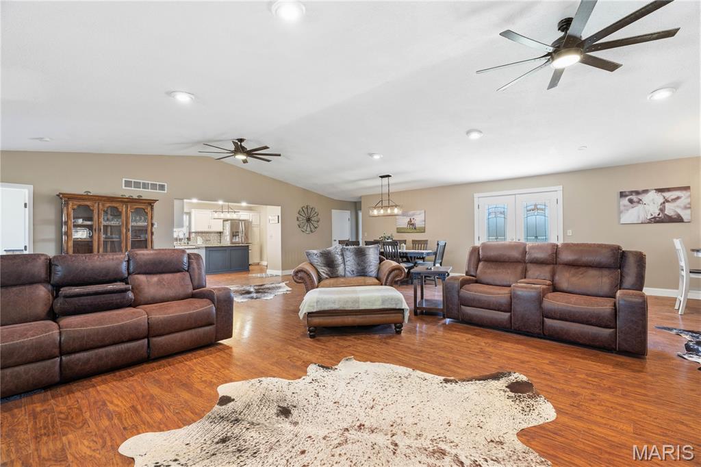 Kitchen — 282 Reeds Road Lebanon Missouri real estate