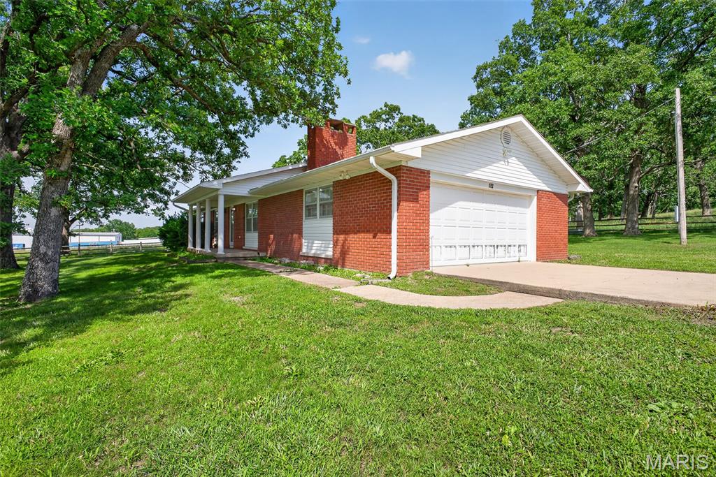 Primary bedroom — 122 MM Highway Lebanon Missouri real estate