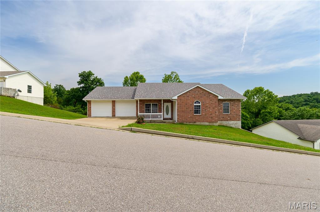 Living room — 160 Sawmill Road St Robert Missouri real estate