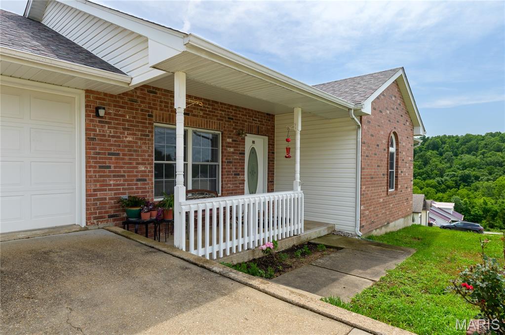 Kitchen — 160 Sawmill Road St Robert Missouri real estate