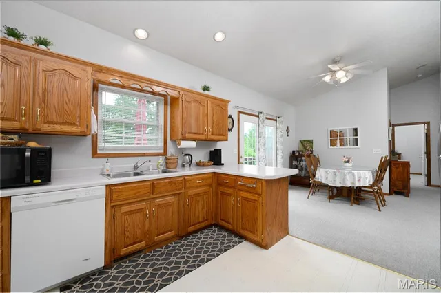 Kitchen — 160 Sawmill Road St Robert Missouri real estate