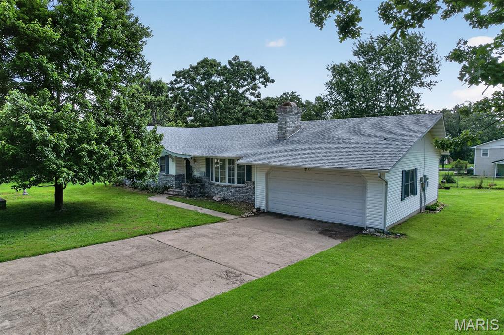 22818 Pioneer Drive, Lebanon MO