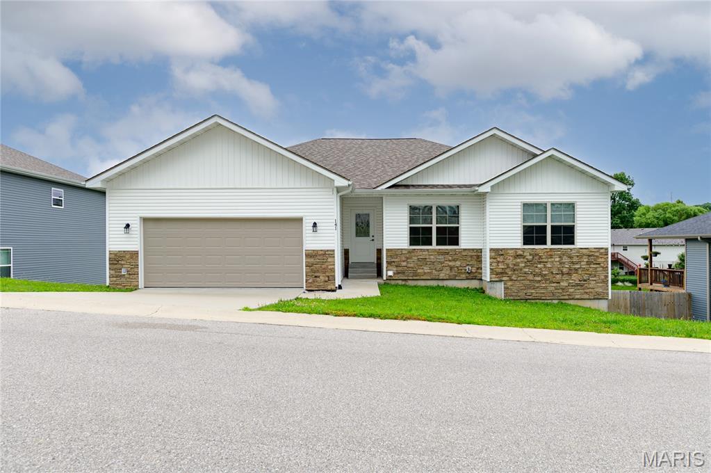 141 Mary Catherine Street Waynesville Missouri 5 bedroom 4 bathroom home for sale listed at $355,000