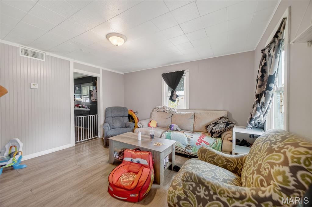 Living room — 758 / 766 Mizer Street Lebanon Missouri real estate