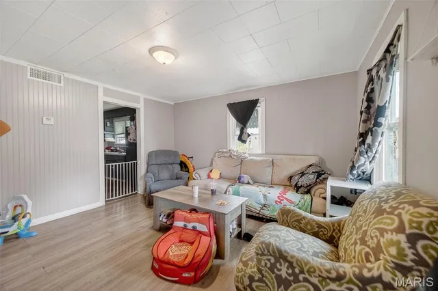 Living room — 758 / 766 Mizer Street Lebanon Missouri real estate