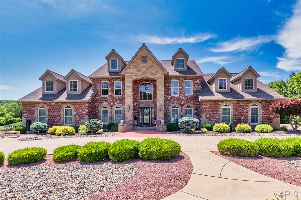 284 Clermont Drive Festus Missouri 7 bedroom 9 bathroom home for sale listed at $2,499,000