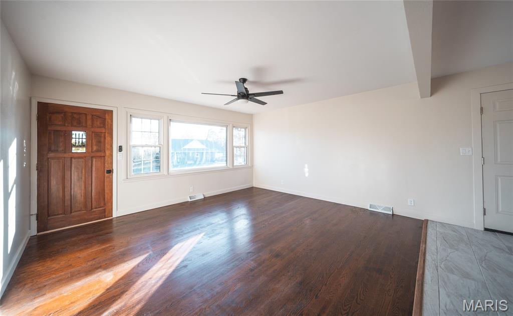 Primary bedroom — 811 Soest Road Rolla Missouri real estate