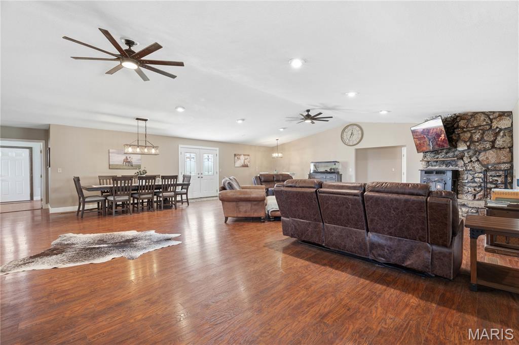 Primary bedroom — 282 Reeds Road Lebanon Missouri real estate
