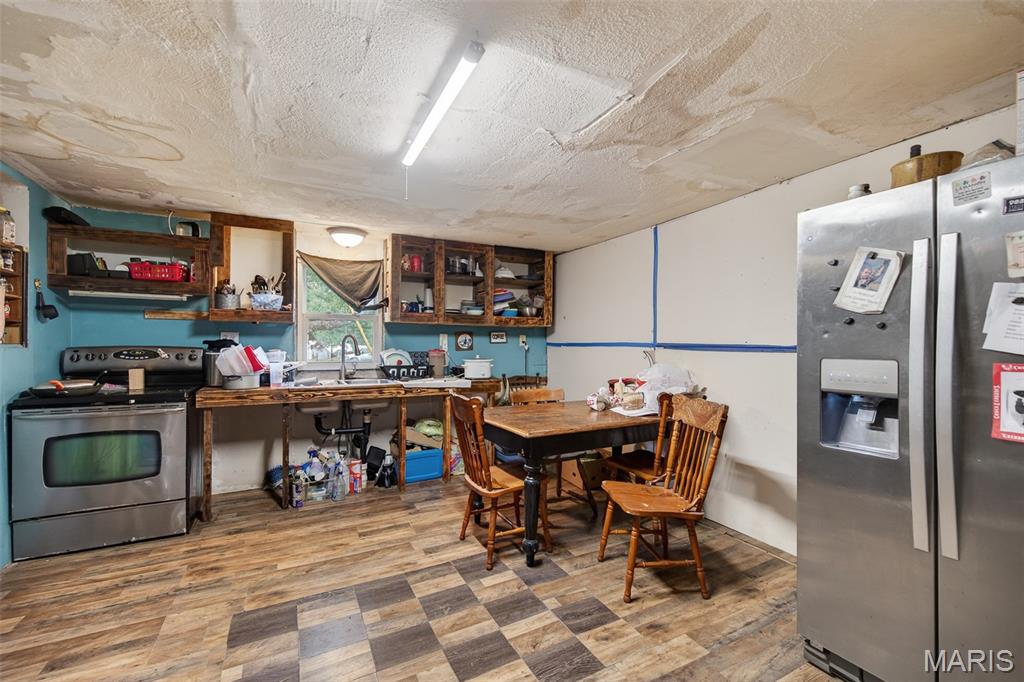 Kitchen — 12961 Highway 64 Lebanon Missouri real estate