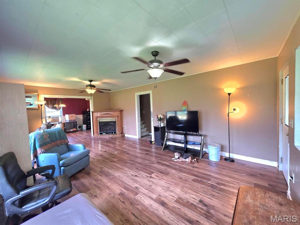 Primary bedroom — 16861 Brushy Creek Drive Houston Missouri real estate