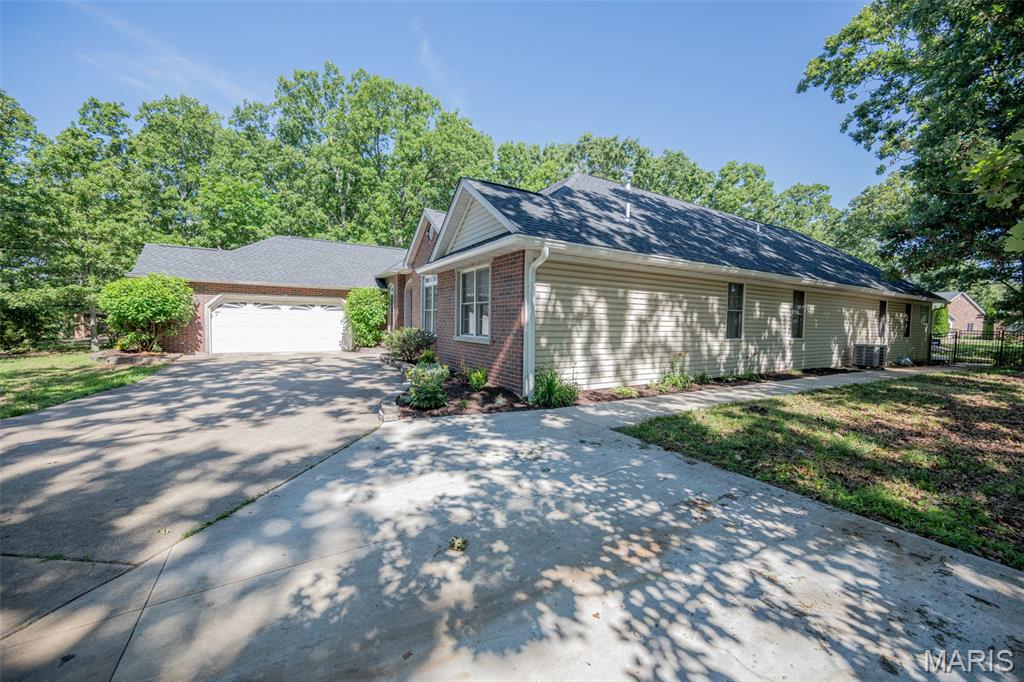 Kitchen — 12033 Oak Meadow Drive Rolla Missouri real estate