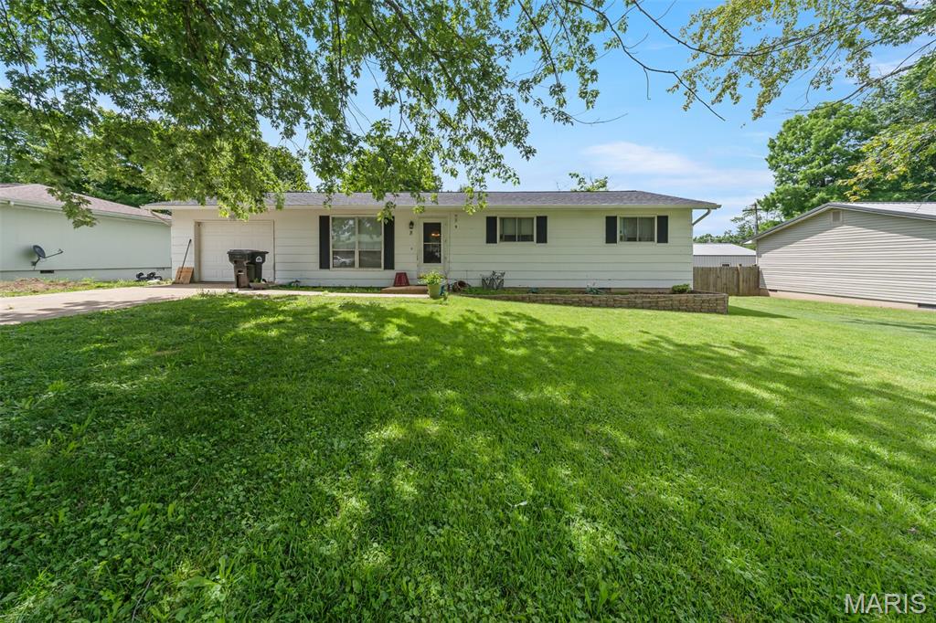 Front exterior — 8 Saint Ann Avenue St James Missouri real estate