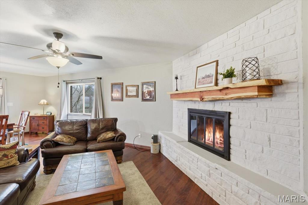 Living room — 47 Highway JJ Ulman Missouri real estate