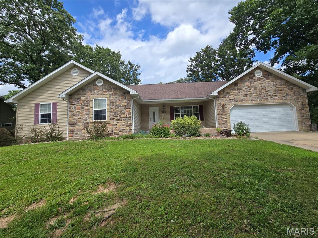 21120 Layla Road Waynesville Missouri 3 bedroom 2 bathroom home for sale listed at $259,900