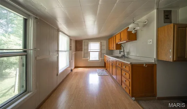 Primary bedroom — 18065 Crown Road Dixon Missouri real estate
