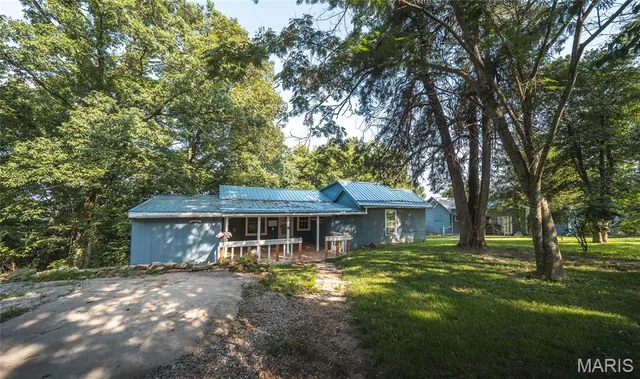 18065 Crown Road, Dixon MO