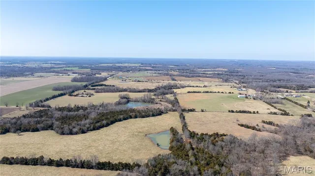 Primary bedroom — 0 +/- 69 Acres County Rd 362 New Bloomfield Missouri real estate