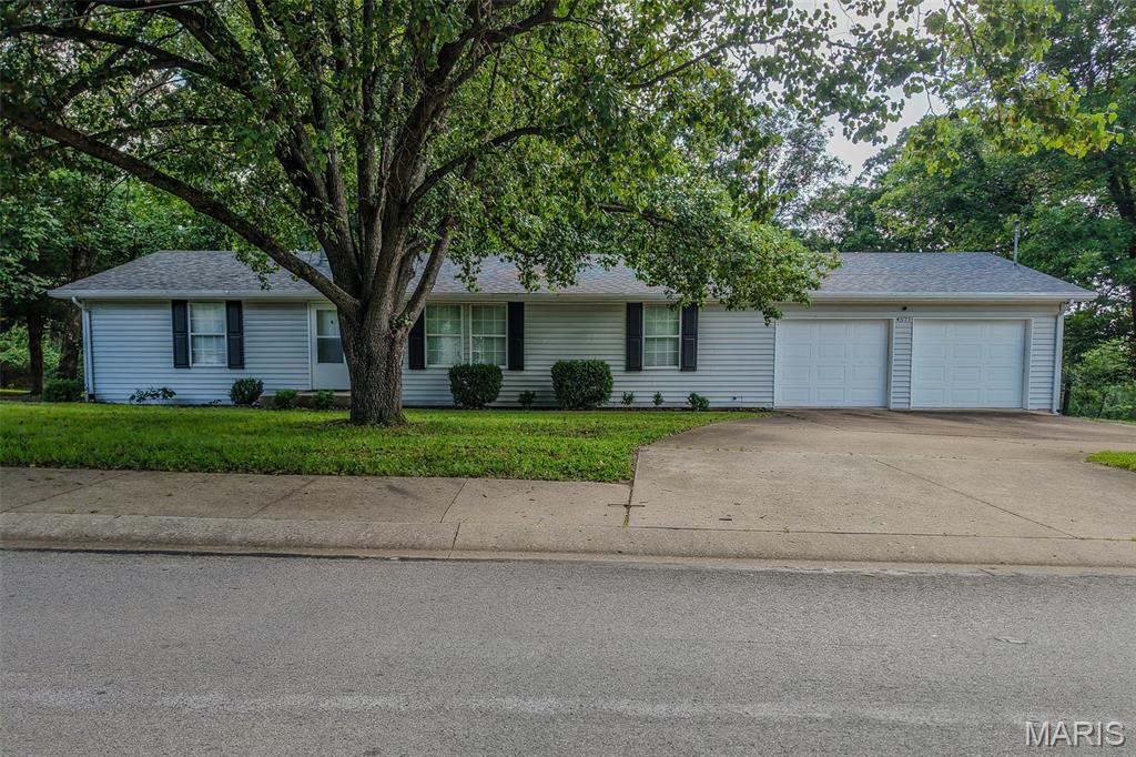 Front exterior — 4571 DEER RUN Drive Osage Beach Missouri real estate