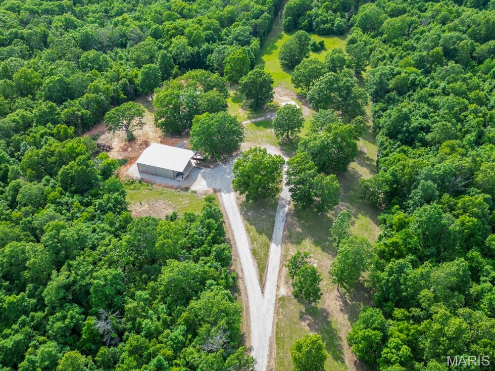 25585 MISTY OAK Drive Lebanon Missouri home for sale listed at $449,900