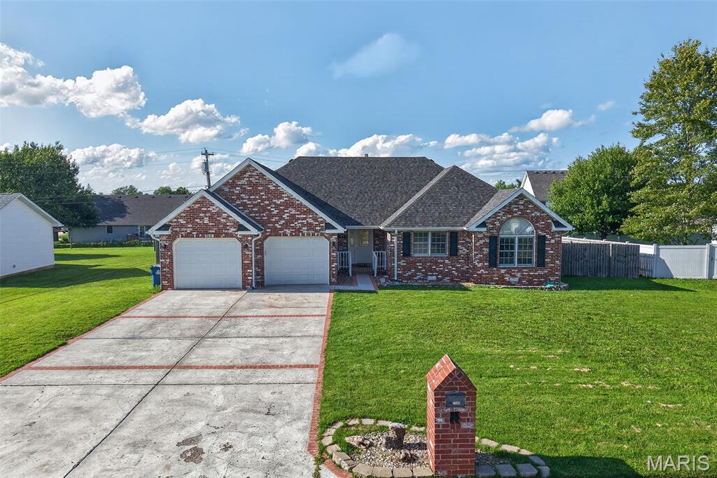 Front exterior — 413 Lasalle Street Lebanon Missouri real estate