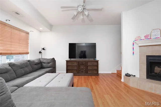 Living room — 279 Carmel Valley Way St Robert Missouri real estate