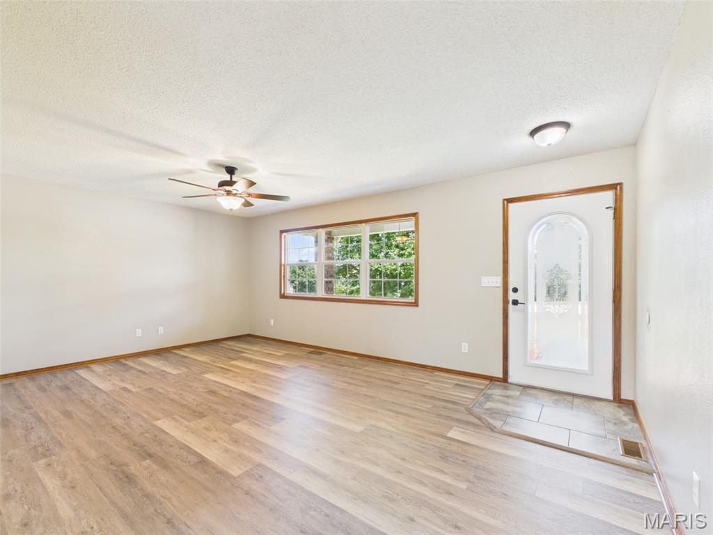 Primary bedroom — 24625 Spencer Road Waynesville Missouri real estate