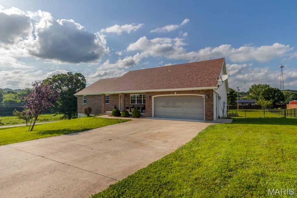 20485 Stagecoach Road Waynesville Missouri 6 bedroom 3 bathroom home for sale listed at $398,600