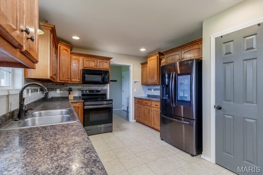 Primary bedroom — 20485 Stagecoach Road Waynesville Missouri real estate