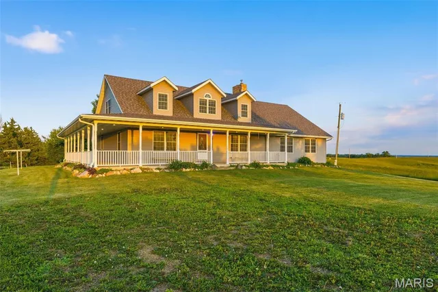 Front exterior — 30998 Gifford Trail La Plata Missouri real estate