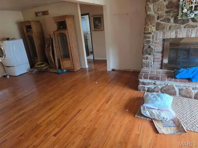 Living room — 8466 South Drive Festus Missouri real estate