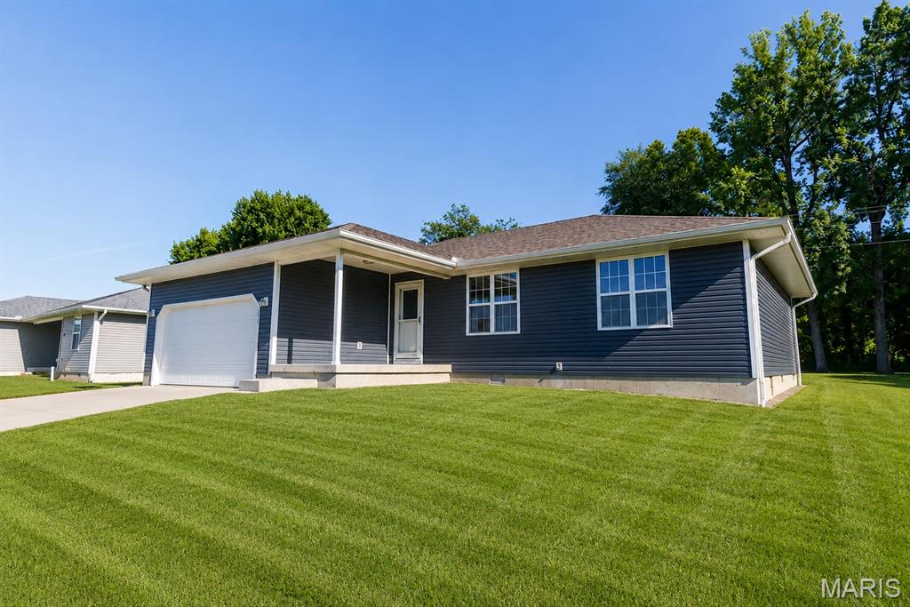 Front exterior — 1316 Jessalinn Drive Lebanon Missouri real estate