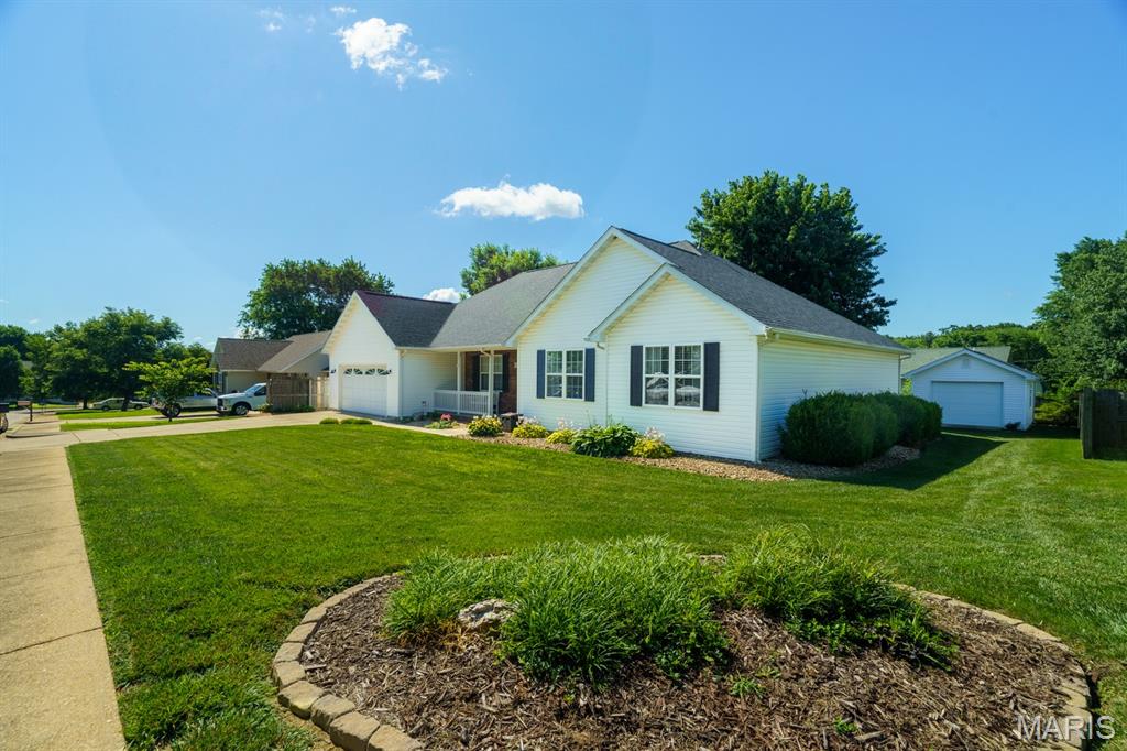Front exterior — 606 Norwich Drive Rolla Missouri real estate