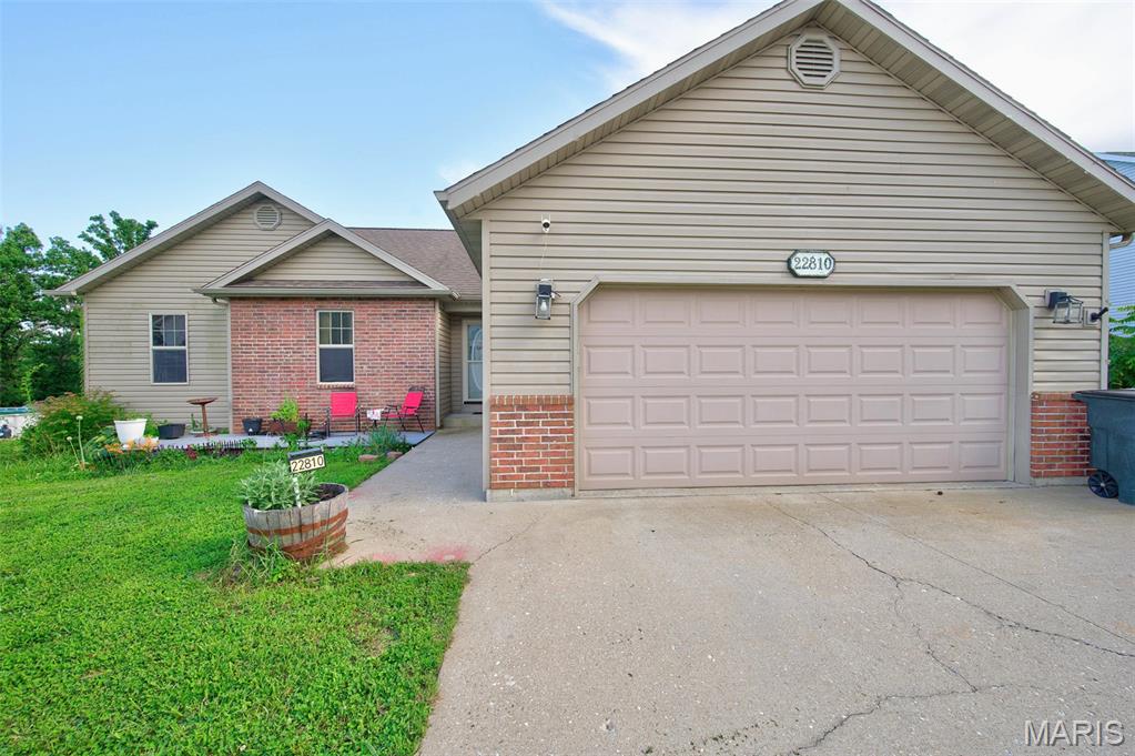22810 Return Lane Waynesville Missouri 5 bedroom 3 bathroom home for sale listed at $289,900
