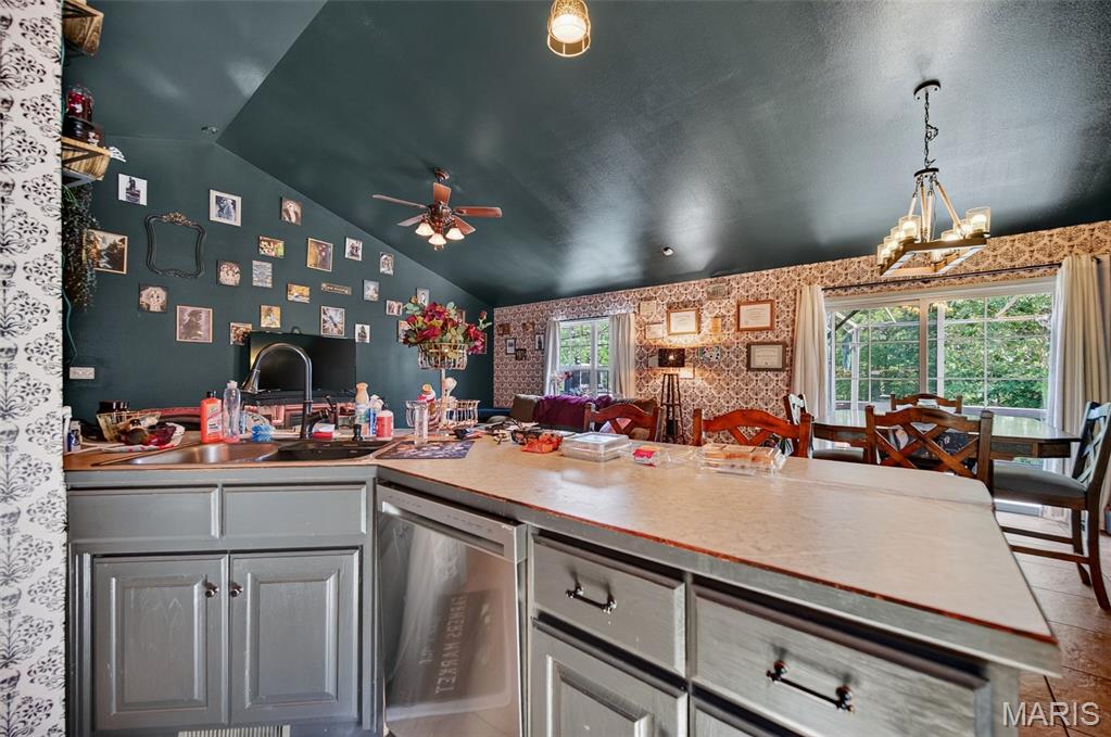 Primary bedroom — 22810 Return Lane Waynesville Missouri real estate