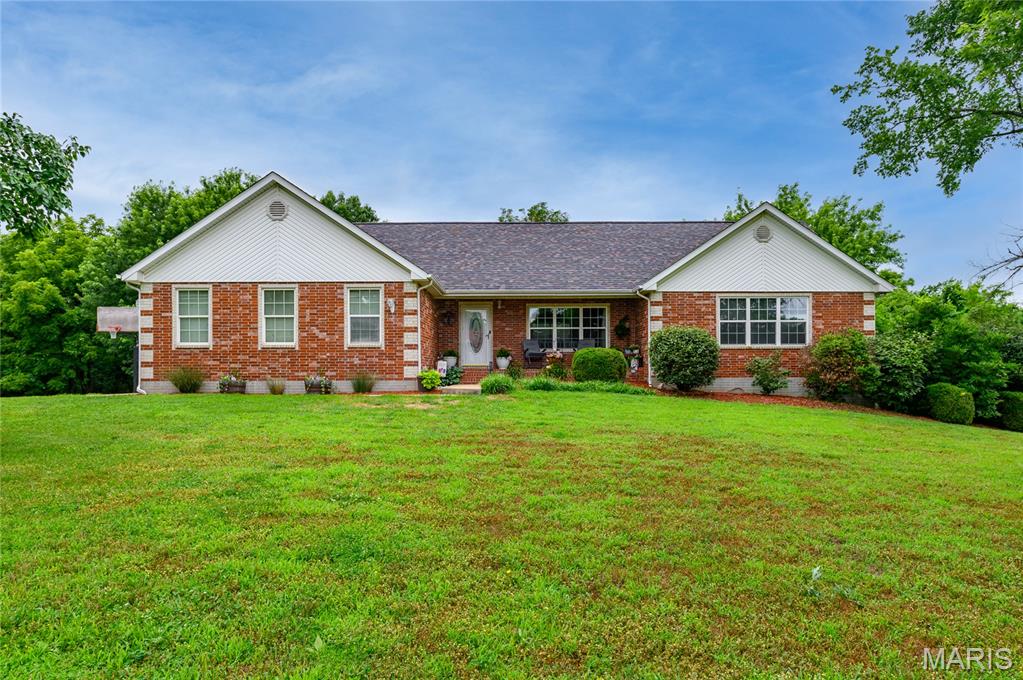 24025 Stable Lane Waynesville Missouri 5 bedroom 3 bathroom home for sale listed at $374,999