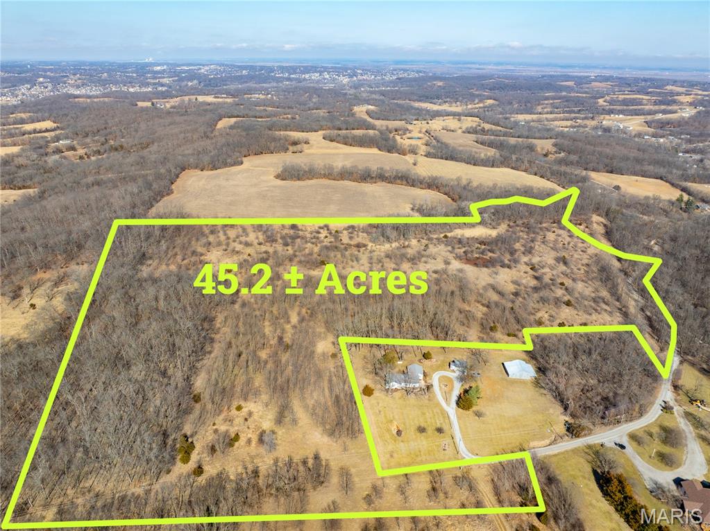58079 Dow Trail Hannibal Missouri home for sale listed at $361,600