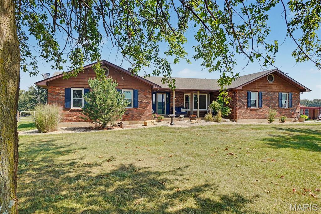 10673 Christina Drive Wright City Missouri 3 bedroom 4 bathroom home for sale listed at $729,900