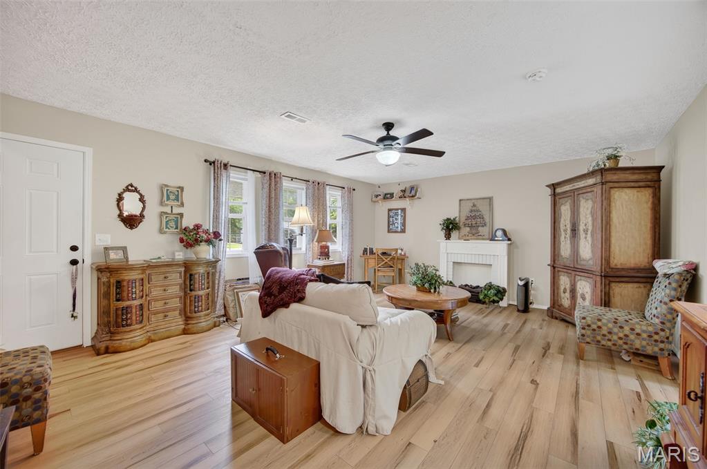 Primary bedroom — 15420 Talbot Lane St Robert Missouri real estate