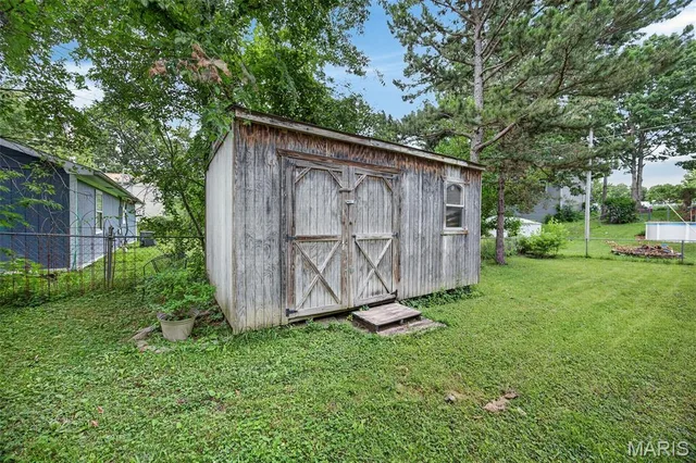 Primary bedroom — 15420 Talbot Lane St Robert Missouri real estate