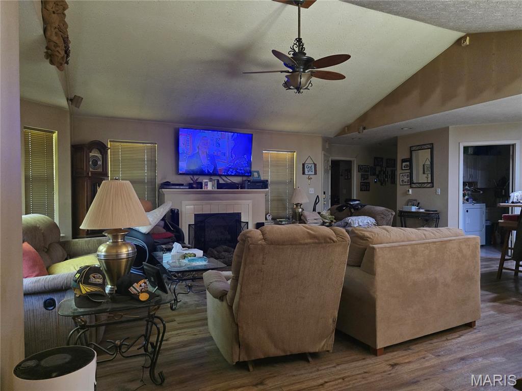 Living room — 21620 State Route J Newburg Missouri real estate