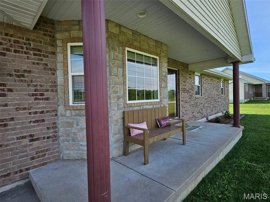 Kitchen — 227 Zeigenbein Road St Robert Missouri real estate